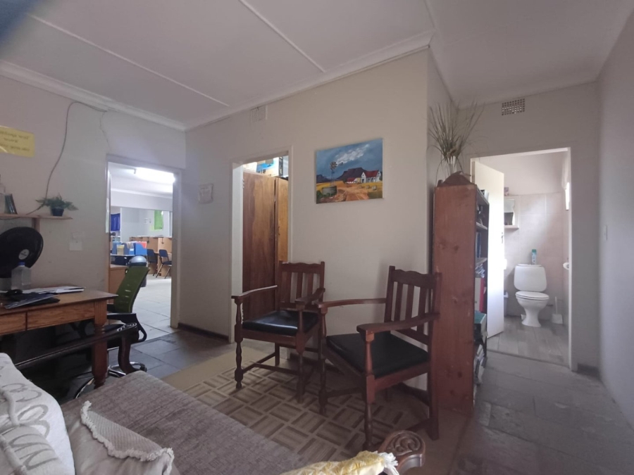 5 Bedroom Property for Sale in Wilkoppies North West